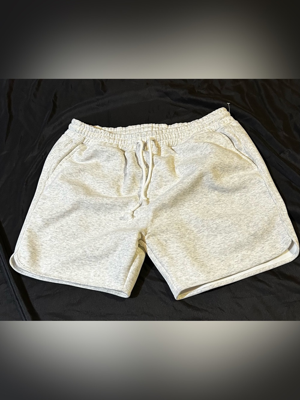Diamond Supply Co. Heavyweight Fleece Sweat Shorts Cream SZ L. NWOT